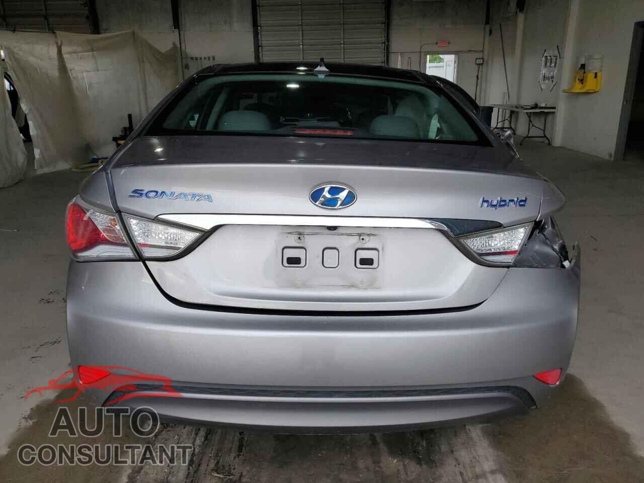 HYUNDAI SONATA 2012 - KMHEC4A48CA041640