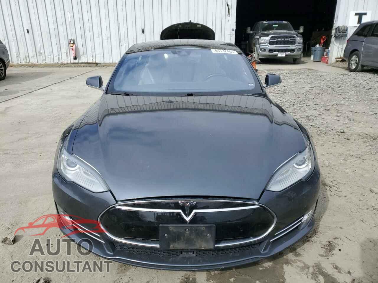 TESLA MODEL S 2015 - 5YJSA1H4XFF096717