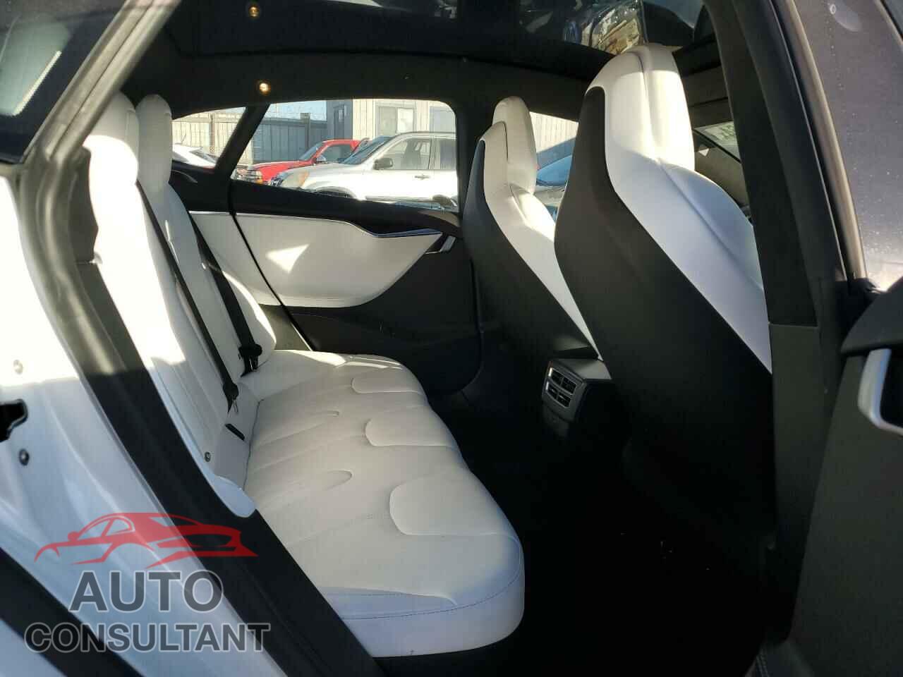 TESLA MODEL S 2017 - 5YJSA1E23HF201247