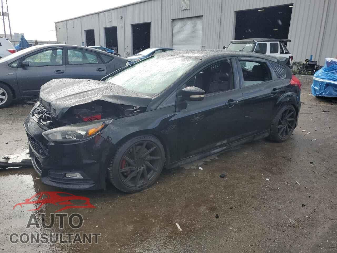 FORD FOCUS 2017 - 1FADP3L95HL213034