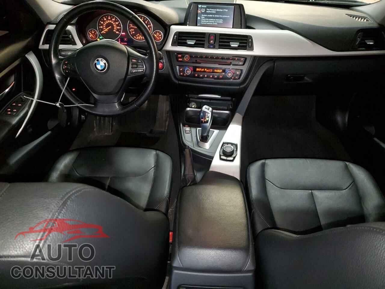 BMW 3 SERIES 2013 - WBA3C3C55DF980452