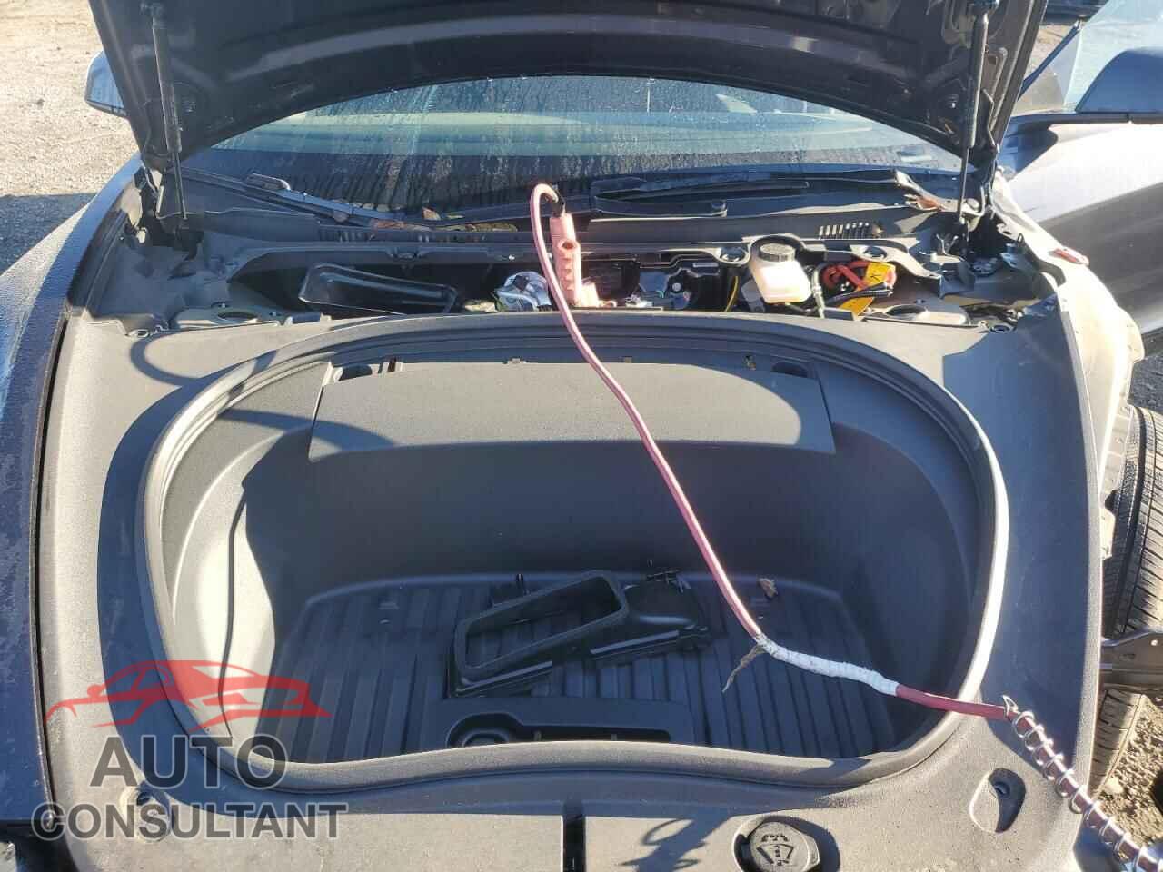 TESLA MODEL 3 2024 - 5YJ3E1EA2RF748687