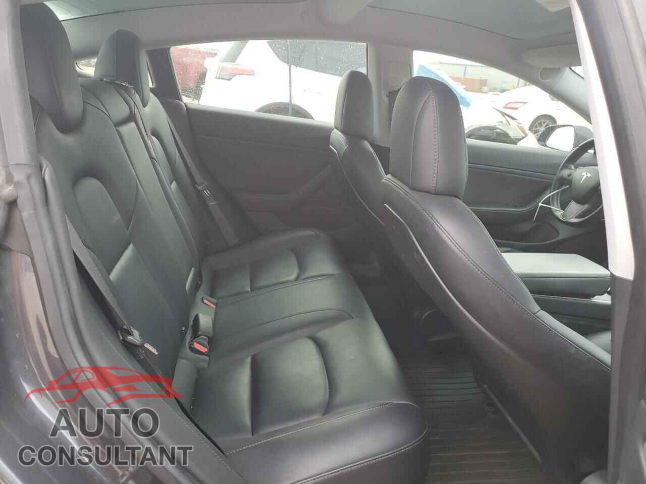 TESLA MODEL 3 2018 - 5YJ3E1EB8JF104298