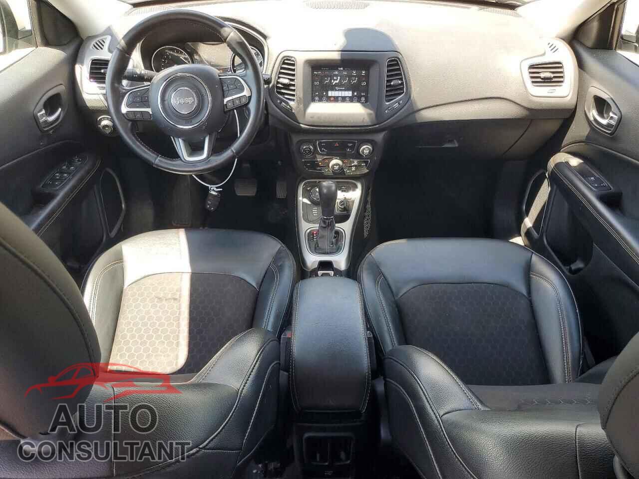 JEEP COMPASS 2020 - 3C4NJDBB4LT251975