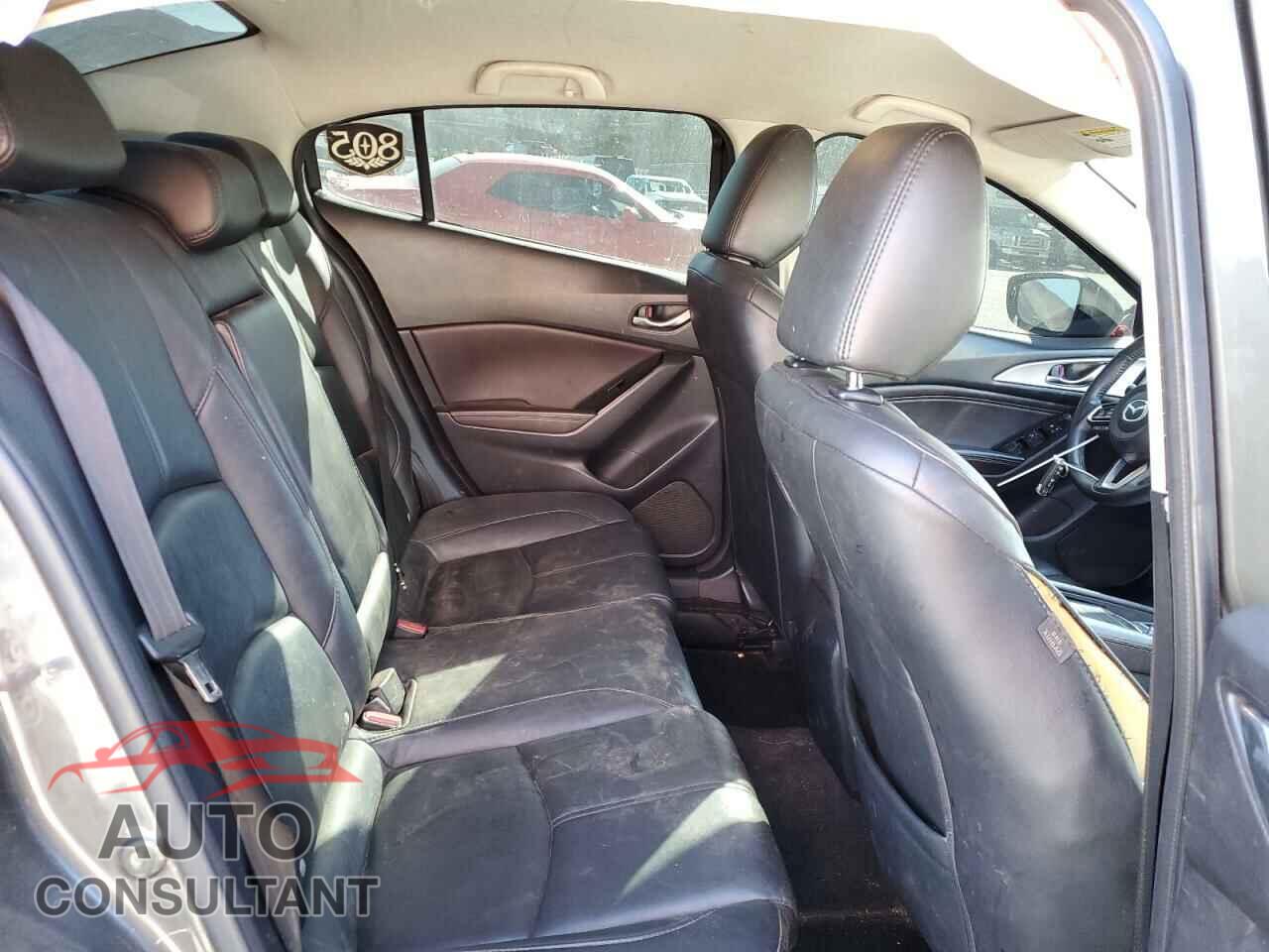 MAZDA 3 2018 - 3MZBN1V33JM272069