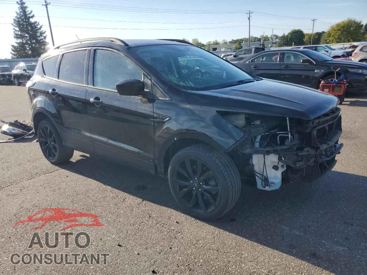 FORD ESCAPE 2017 - 1FMCU9G98HUD41768