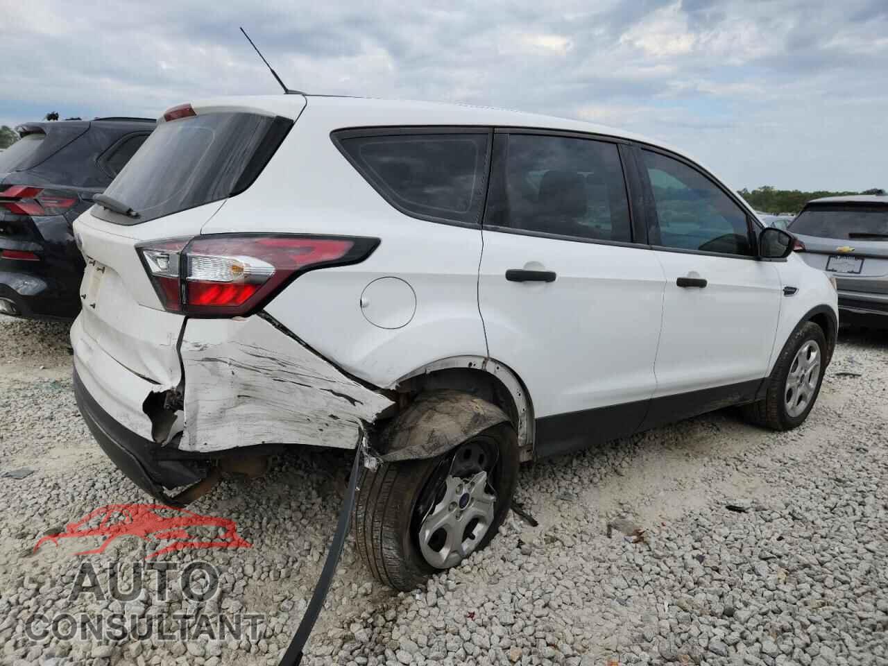 FORD ESCAPE 2017 - 1FMCU0F79HUB48086