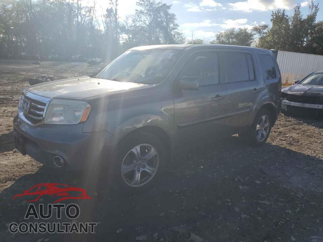 HONDA PILOT 2013 - 5FNYF4H52DB076528
