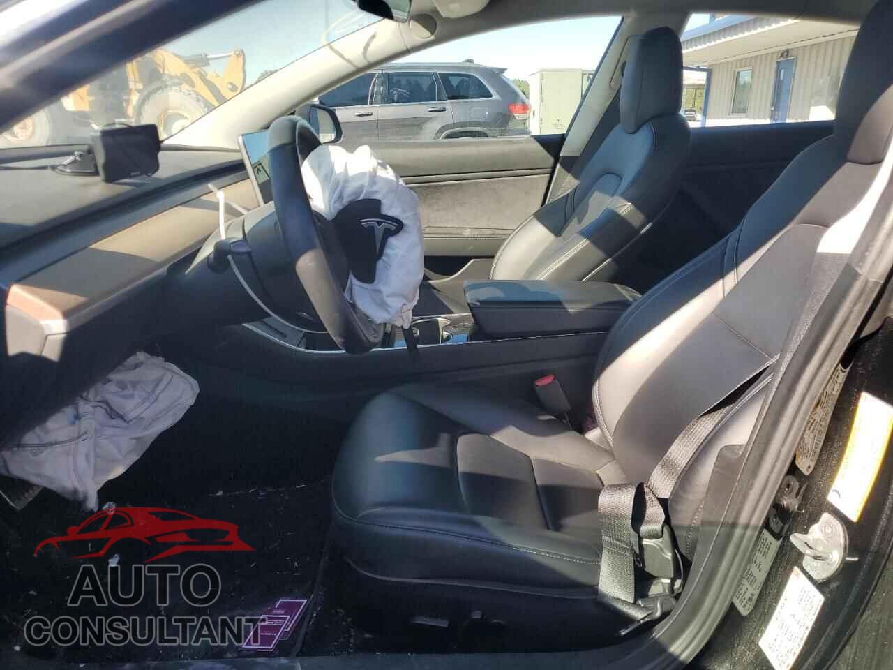 TESLA MODEL 3 2018 - 5YJ3E1EBXJF181996
