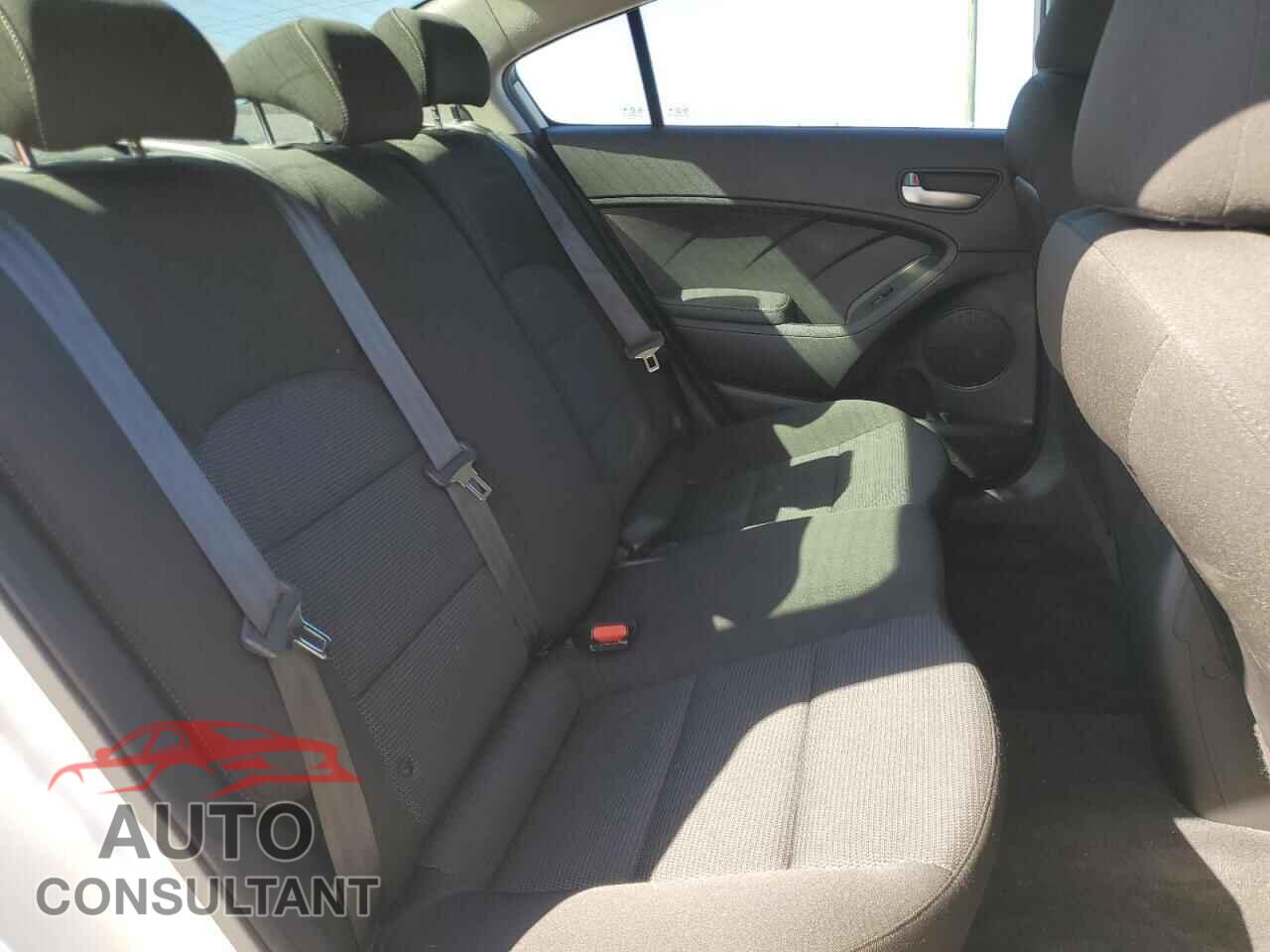 KIA FORTE 2018 - 3KPFK4A76JE168564