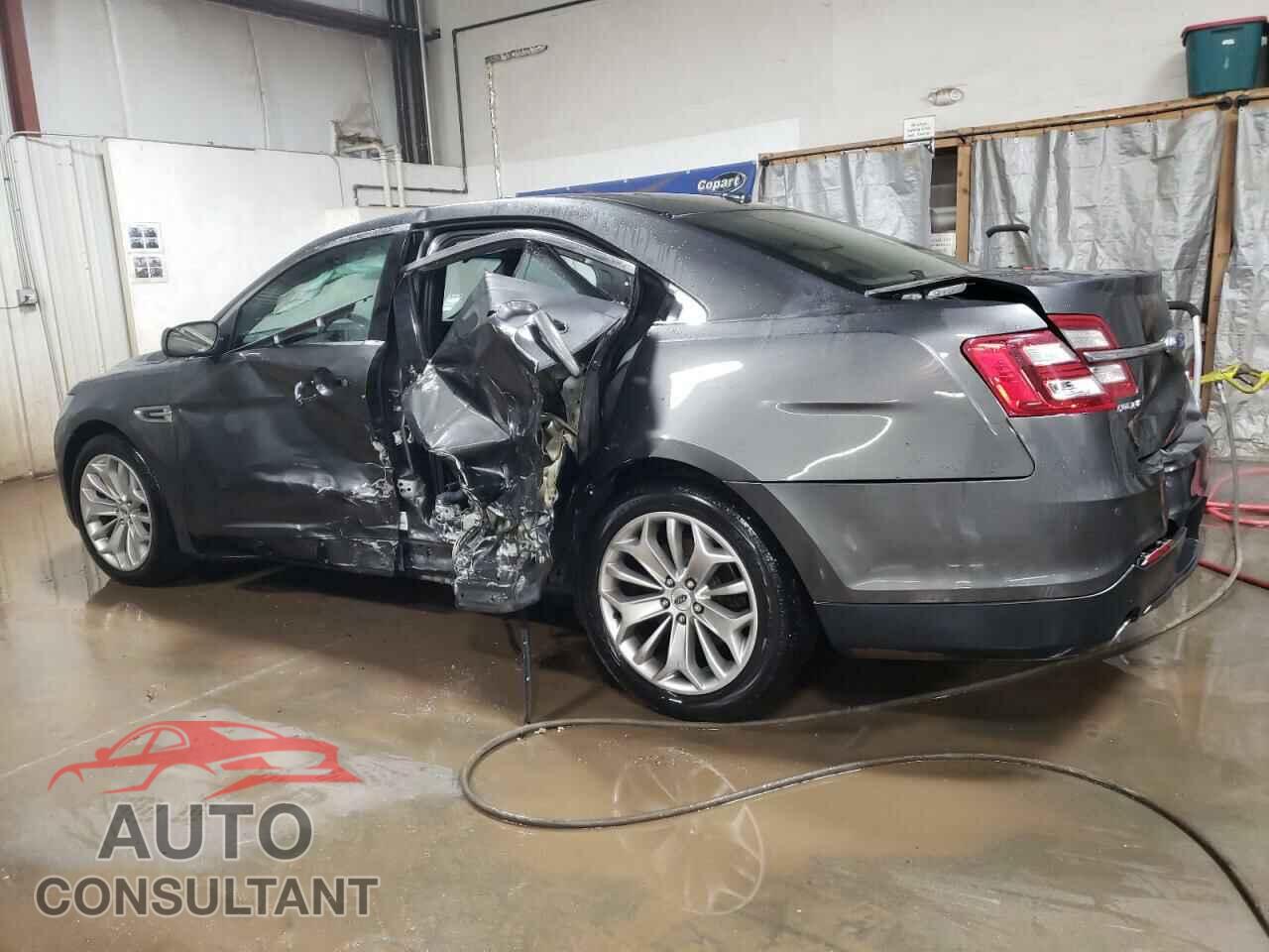 FORD TAURUS 2018 - 1FAHP2F88JG122997