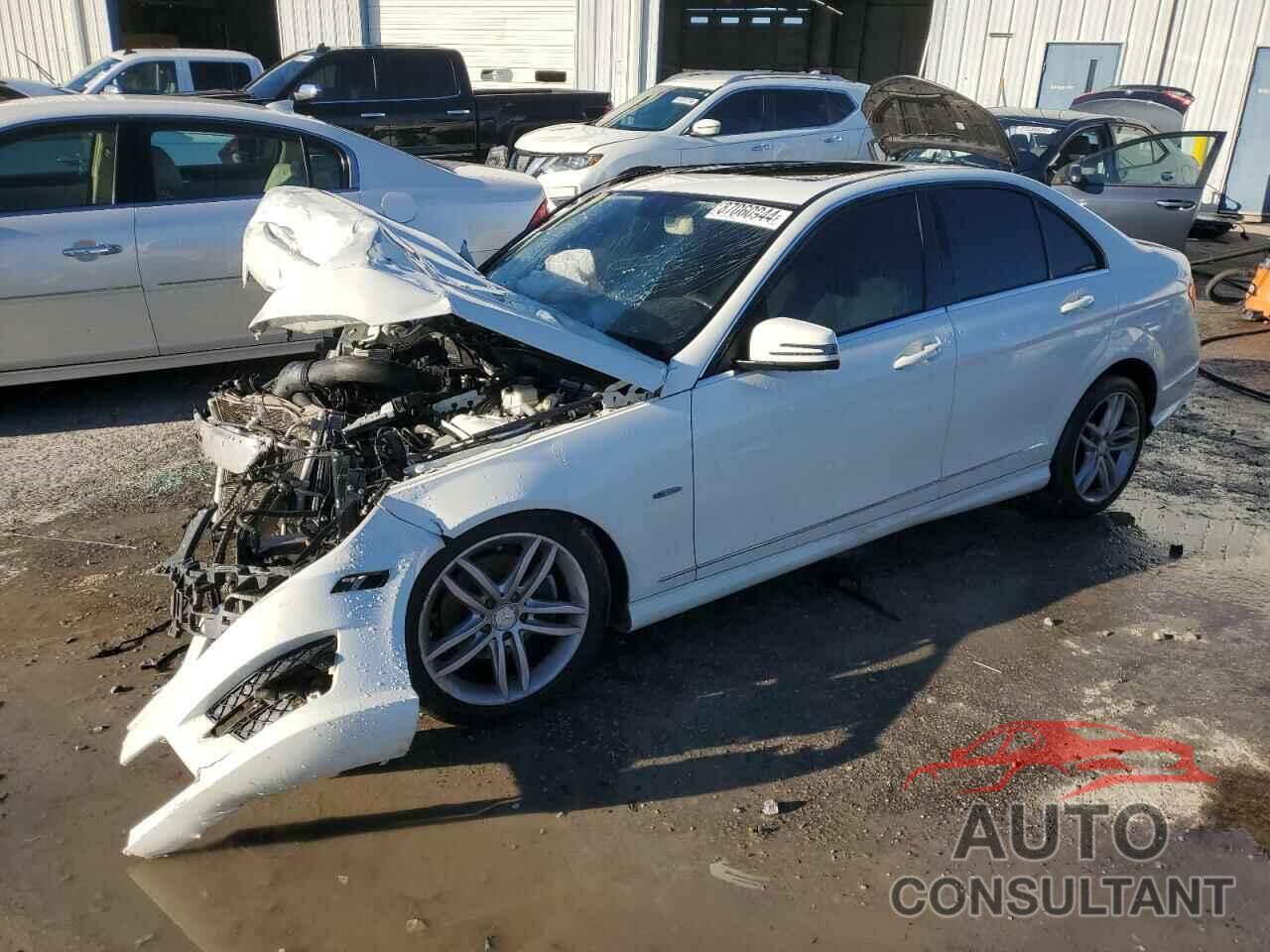 MERCEDES-BENZ C-CLASS 2012 - WDDGF4HB1CR213894