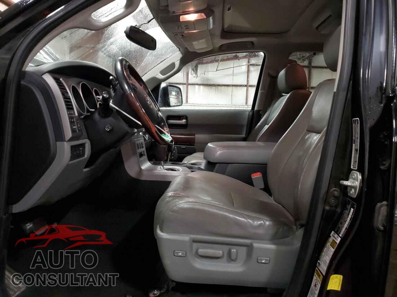 TOYOTA SEQUOIA 2013 - 5TDDW5G1XDS087825