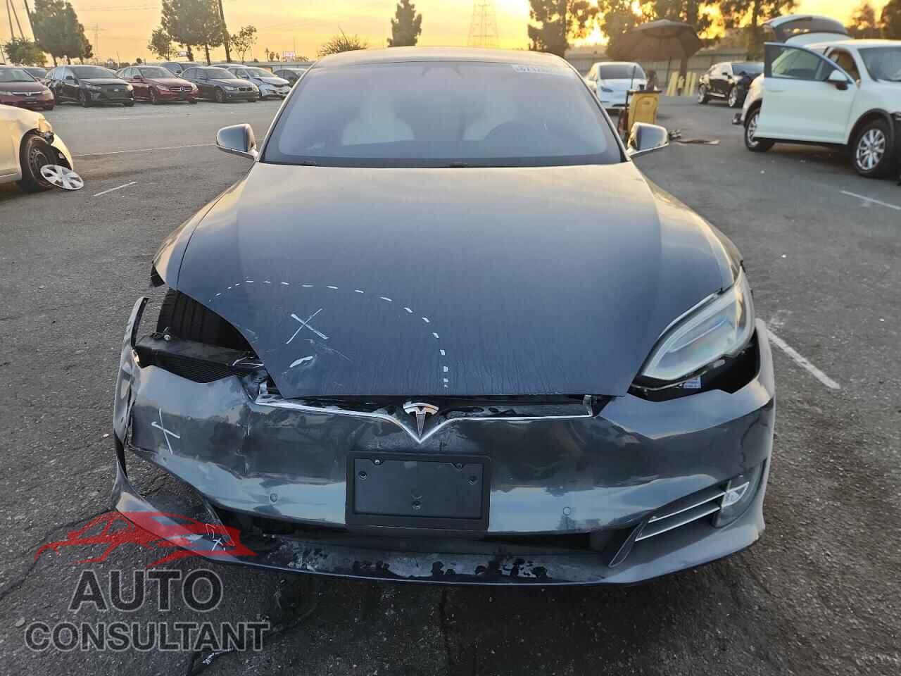 TESLA MODEL S 2017 - 5YJSA1E17HF202781