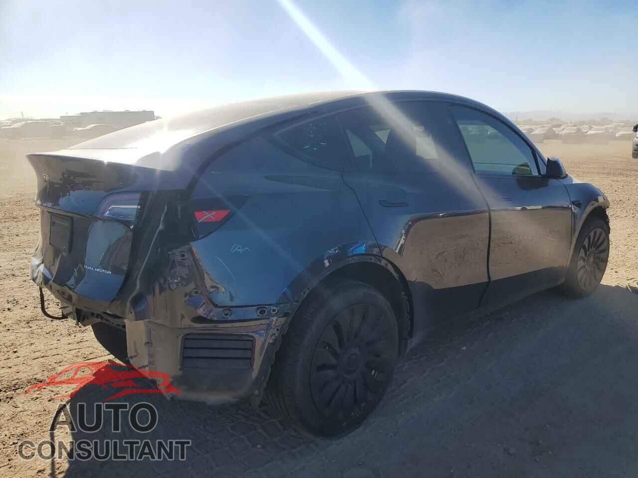 TESLA MODEL Y 2024 - 7SAYGDEE8RA256430