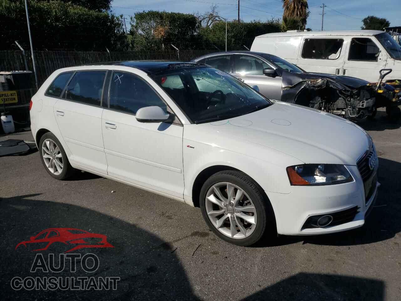 AUDI A3 2012 - WAUBEAFM9CA084003