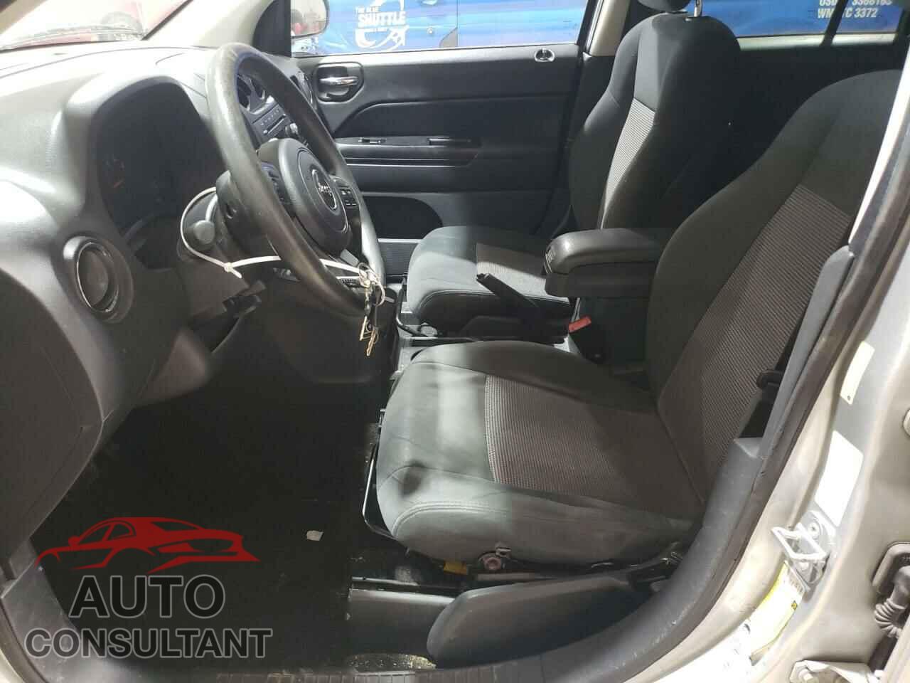 JEEP COMPASS 2011 - 1J4NF1FB4BD215552