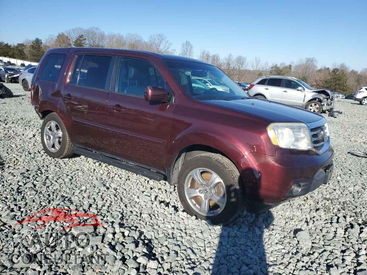 HONDA PILOT 2013 - 5FNYF4H50DB042930