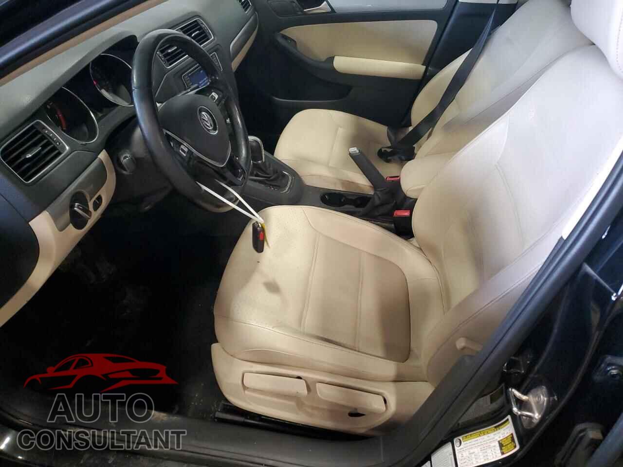VOLKSWAGEN JETTA 2017 - 3VWDB7AJ7HM337833