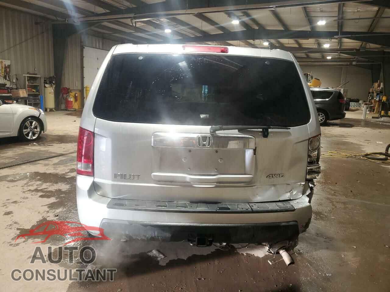 HONDA PILOT 2011 - 5FNYF4H27BB039249