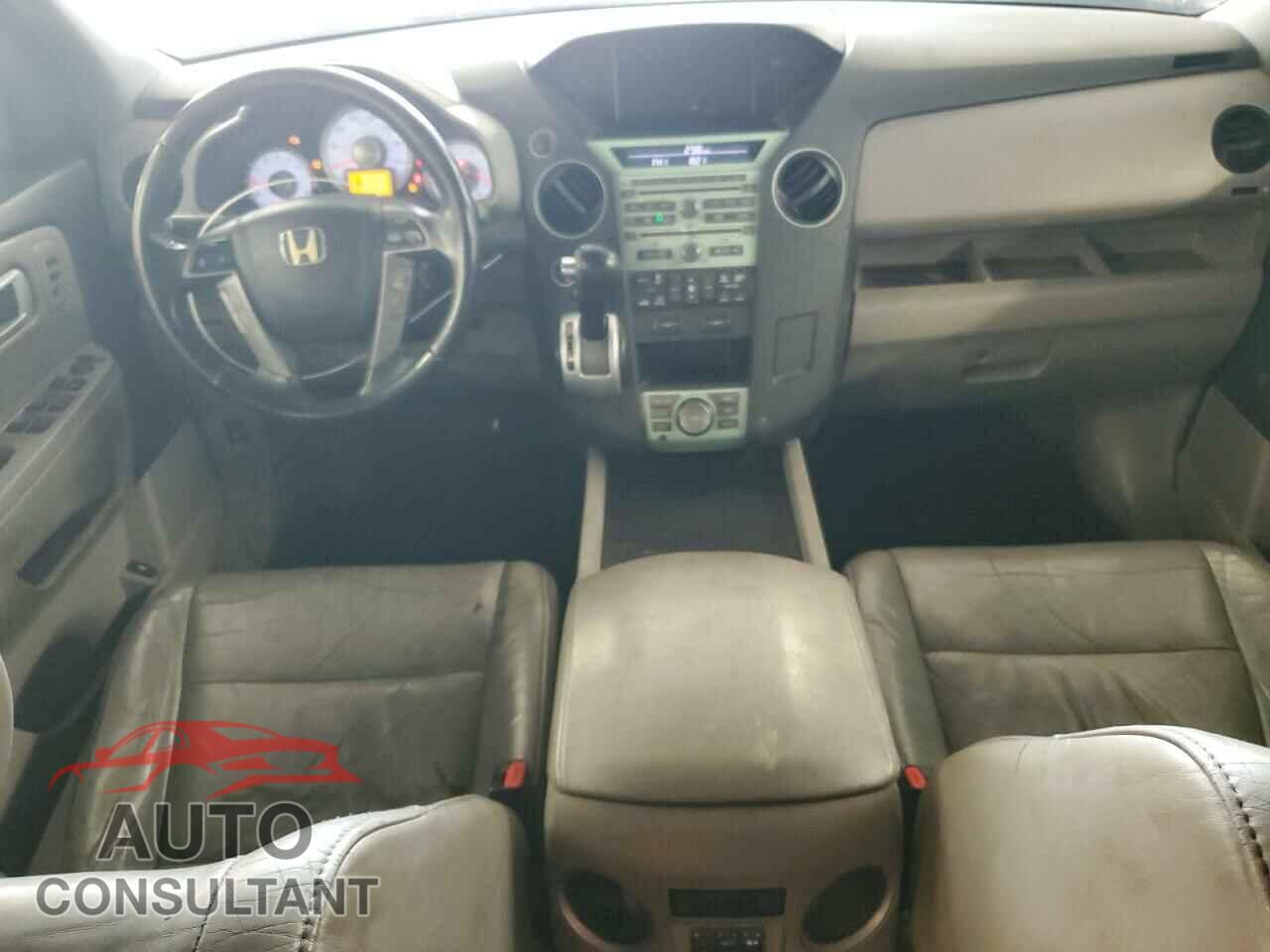 HONDA PILOT 2011 - 5FNYF4H93BB070236