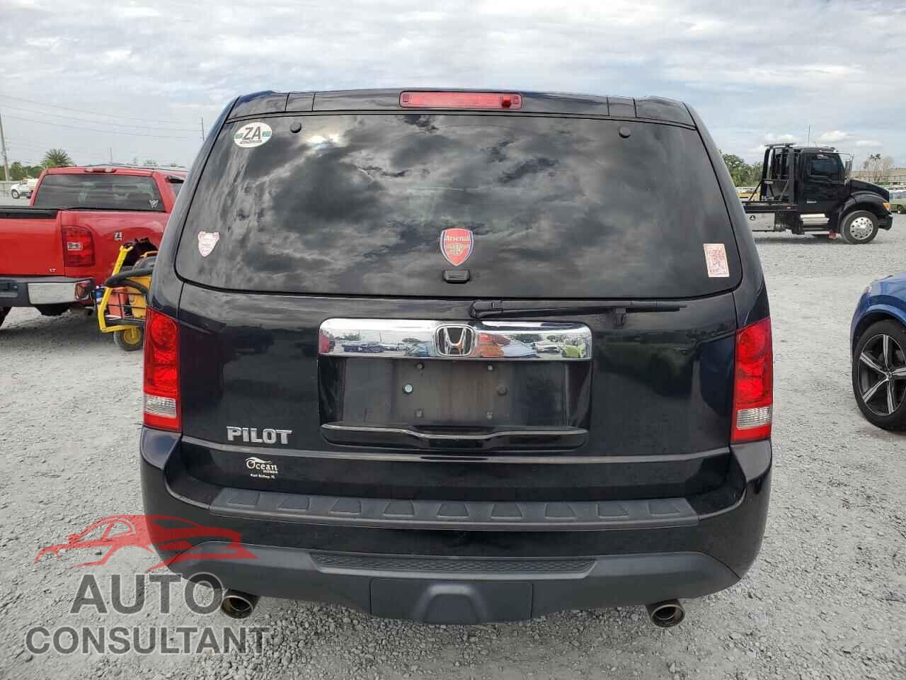 HONDA PILOT 2015 - 5FNYF3H58FB010367