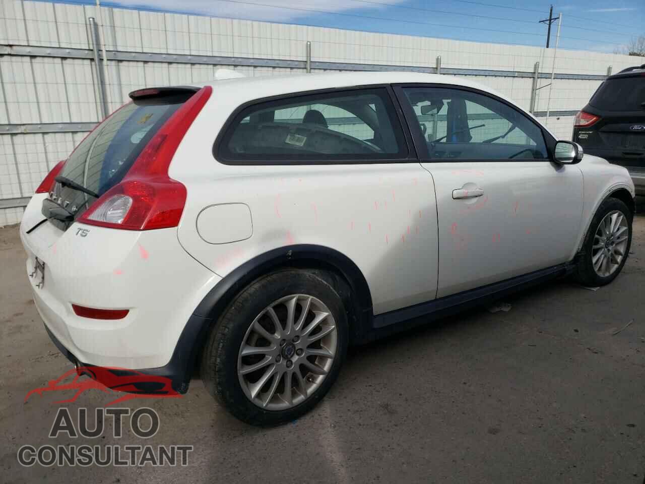 VOLVO C30 2011 - YV1672MK4B2247357