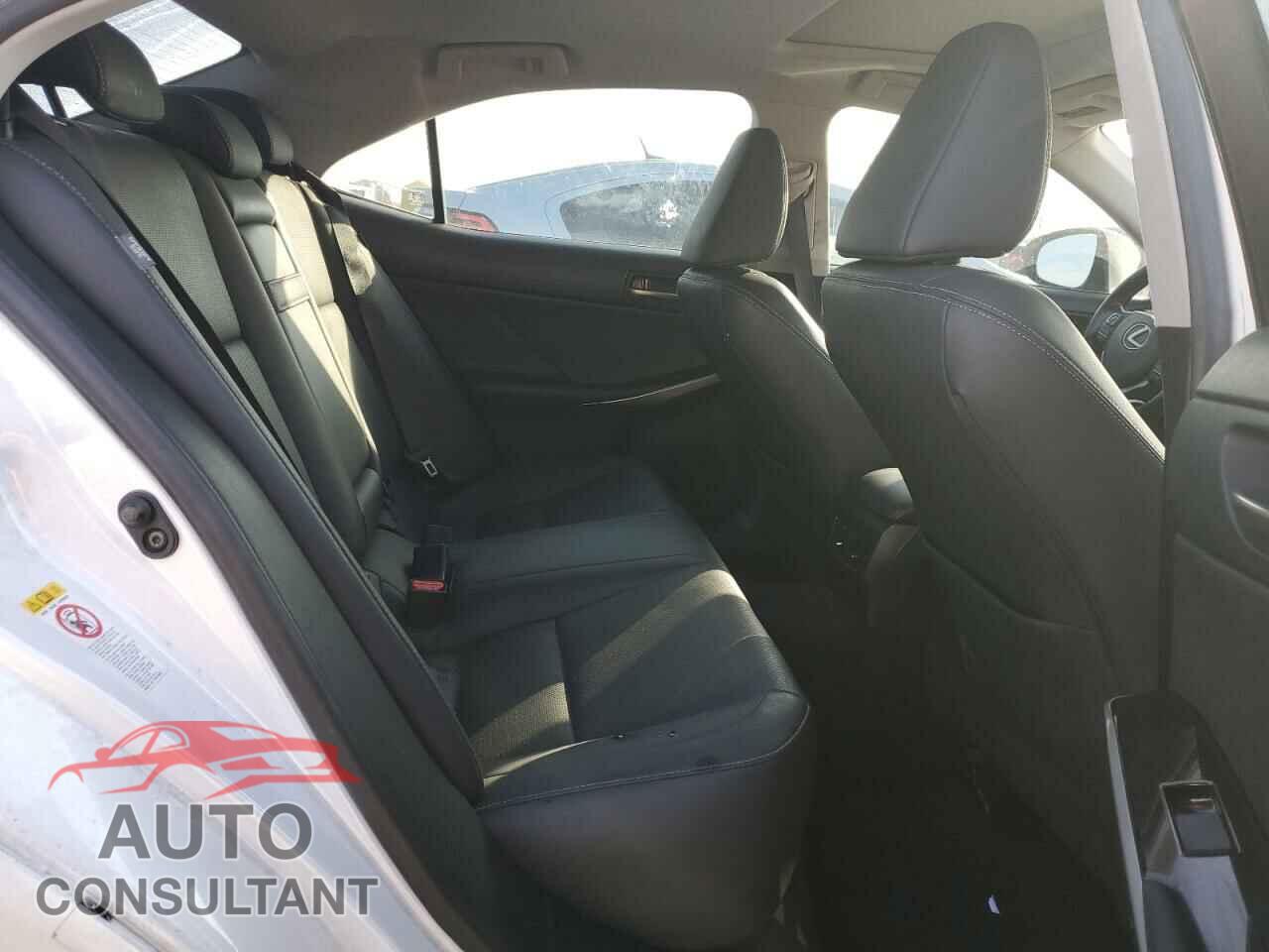 LEXUS IS 2017 - JTHBA1D28H5048947