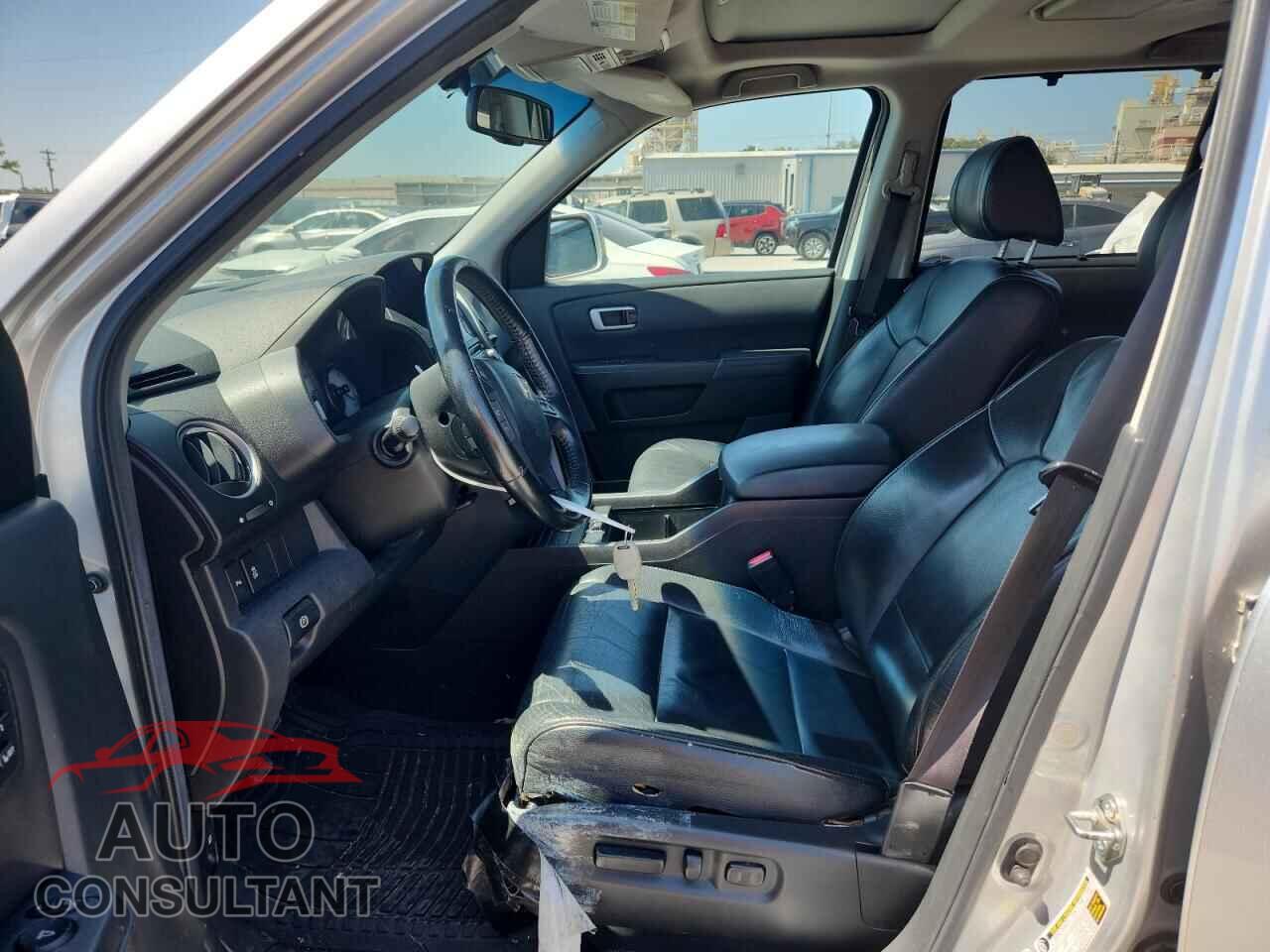 HONDA PILOT 2013 - 5FNYF3H92DB005231