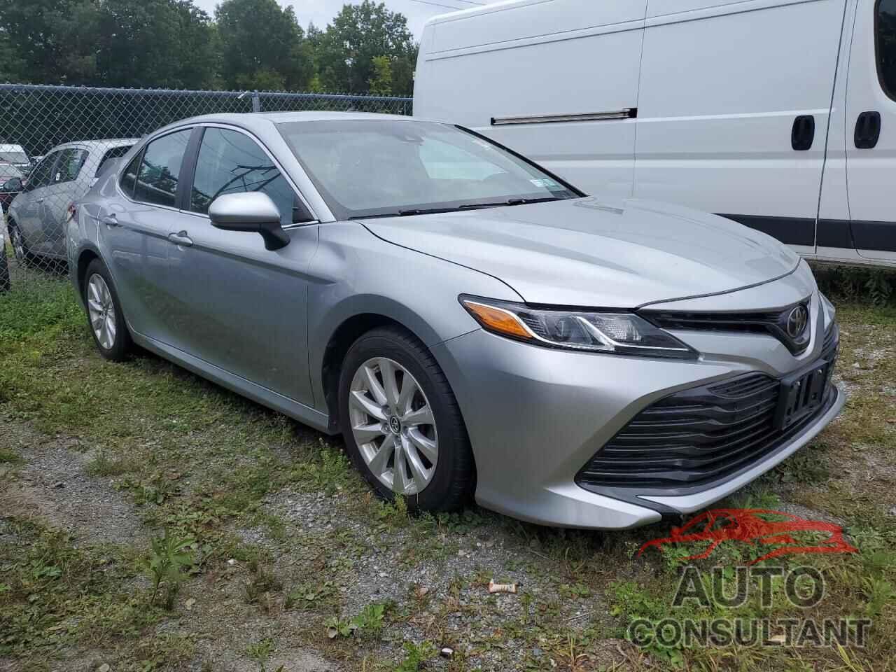 TOYOTA CAMRY 2018 - 4T1B11HKXJU002197