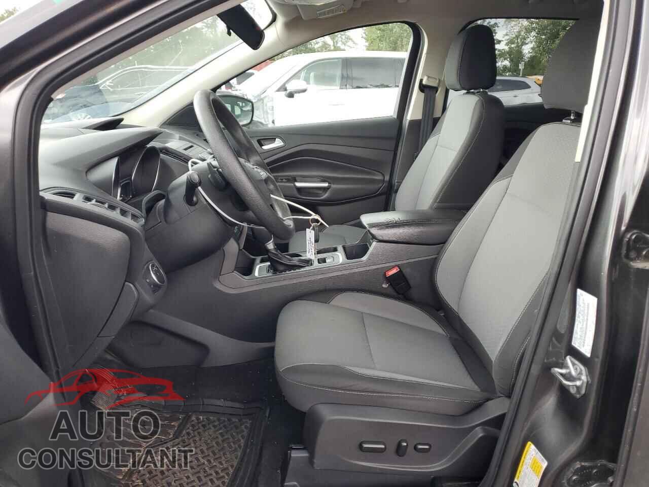 FORD ESCAPE 2017 - 1FMCU0GD8HUE39277