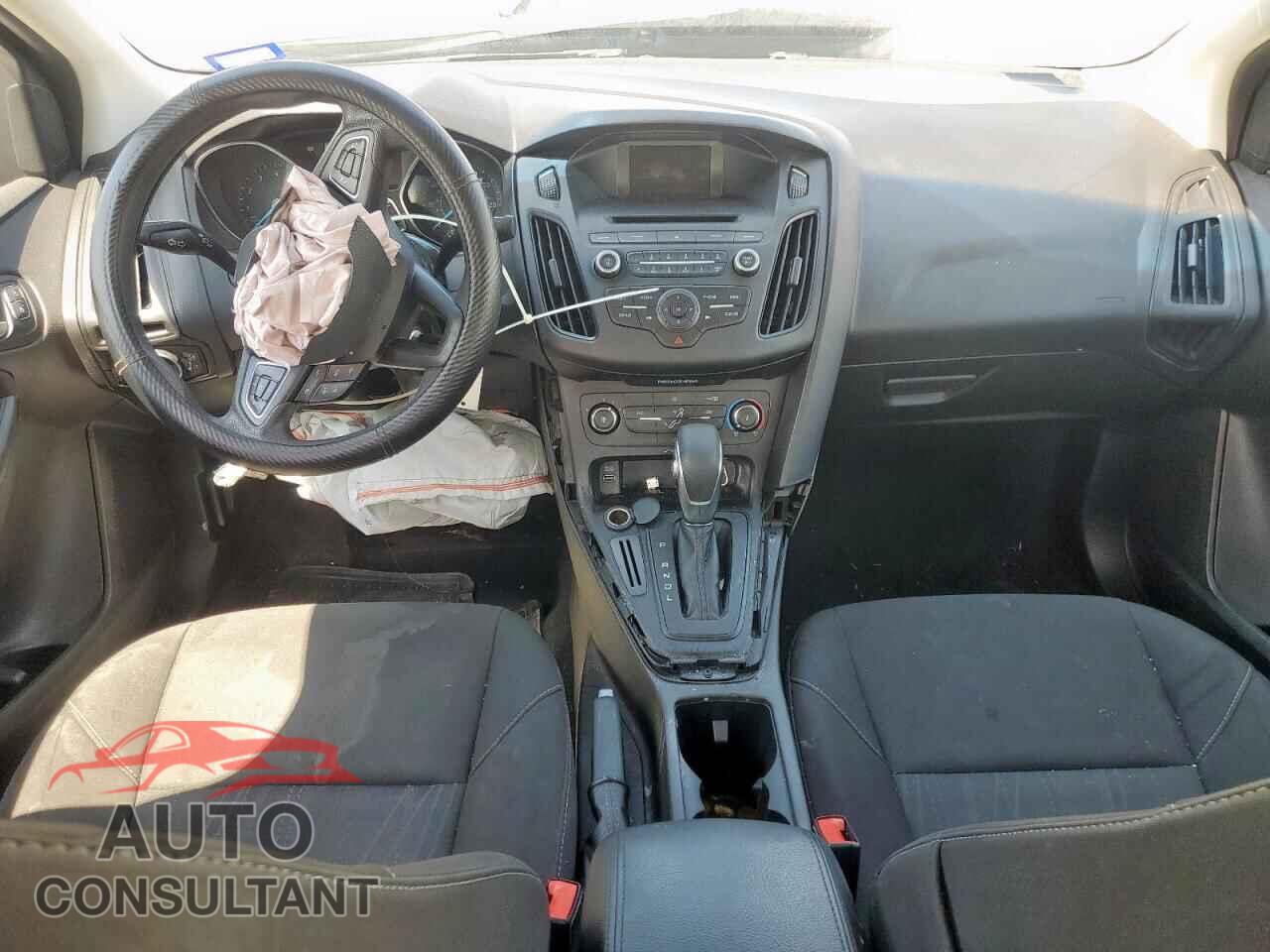 FORD FOCUS 2017 - 1FADP3F22HL320265