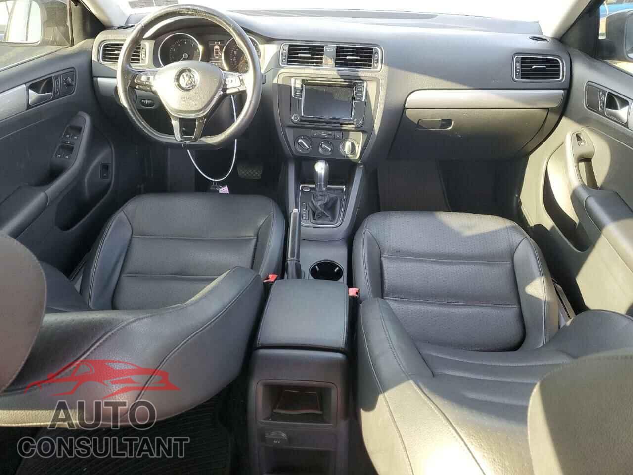 VOLKSWAGEN JETTA 2017 - 3VWDB7AJ9HM267459