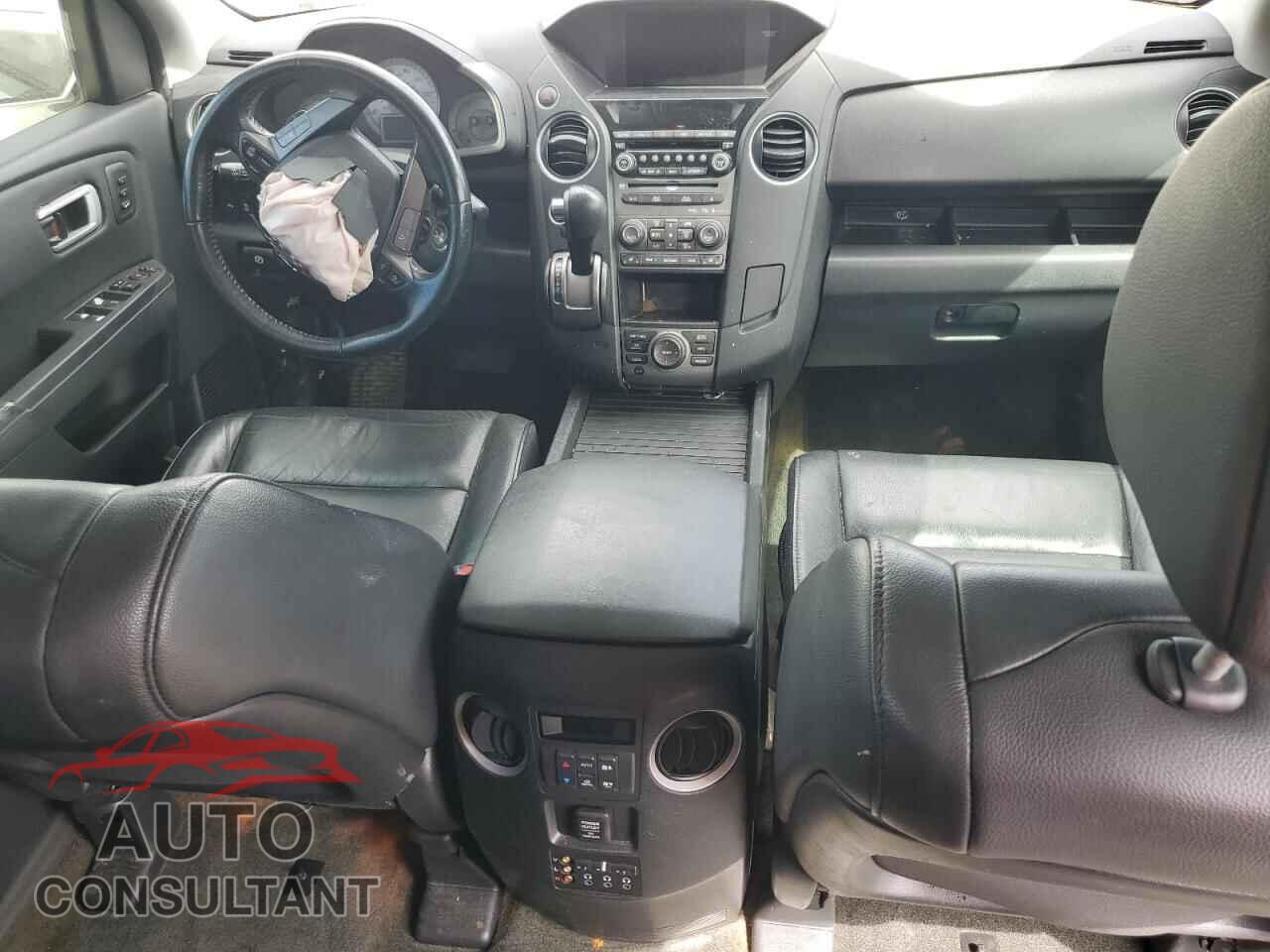 HONDA PILOT 2015 - 5FNYF4H99FB041278