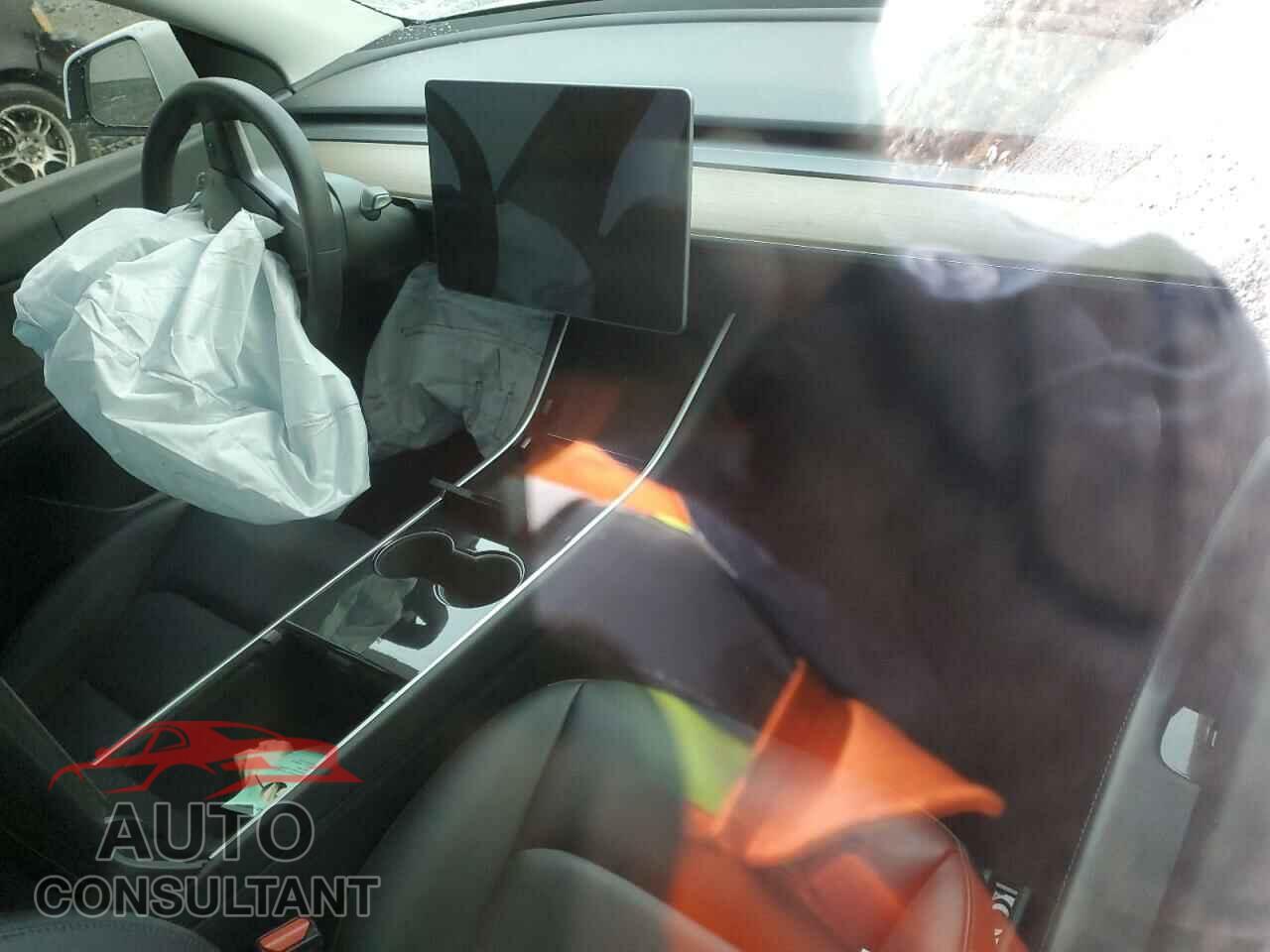 TESLA MODEL Y 2021 - 5YJYGDEEXMF080215