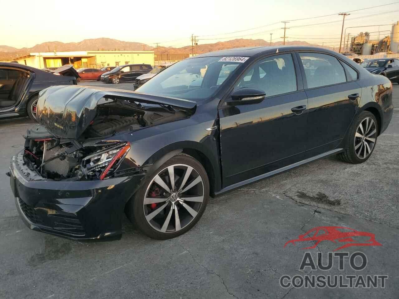 VOLKSWAGEN PASSAT 2018 - 1VWJM7A35JC039576