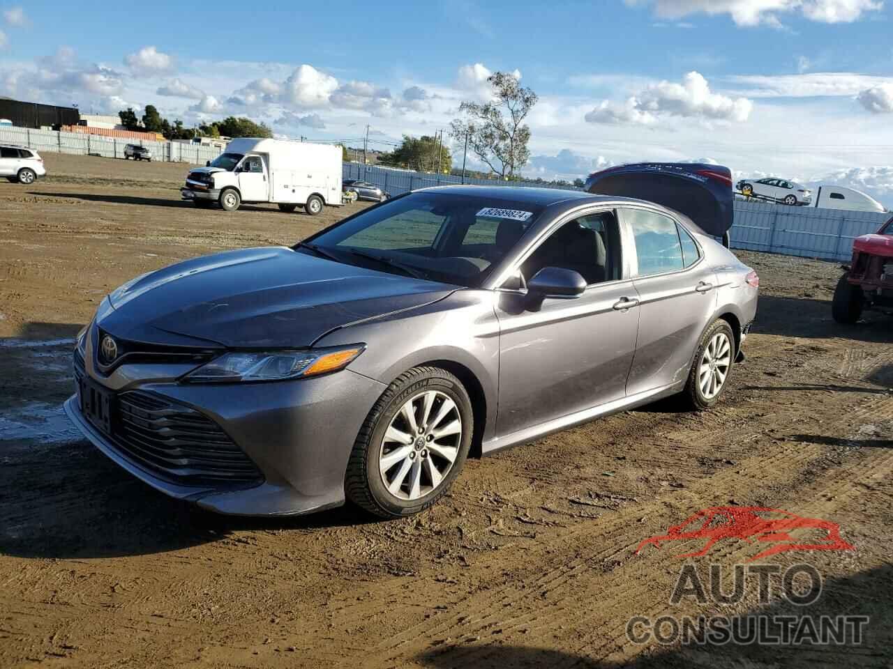 TOYOTA CAMRY 2018 - 4T1B11HK2JU140414