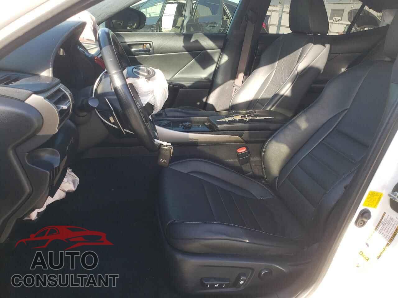 LEXUS IS 2014 - JTHBE1D20E5008880