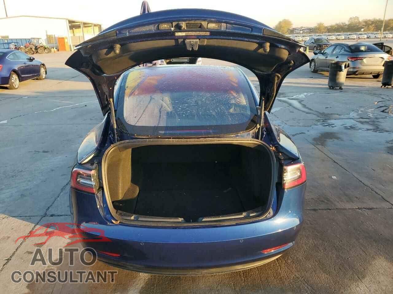 TESLA MODEL 3 2018 - 5YJ3E1EA5JF019619