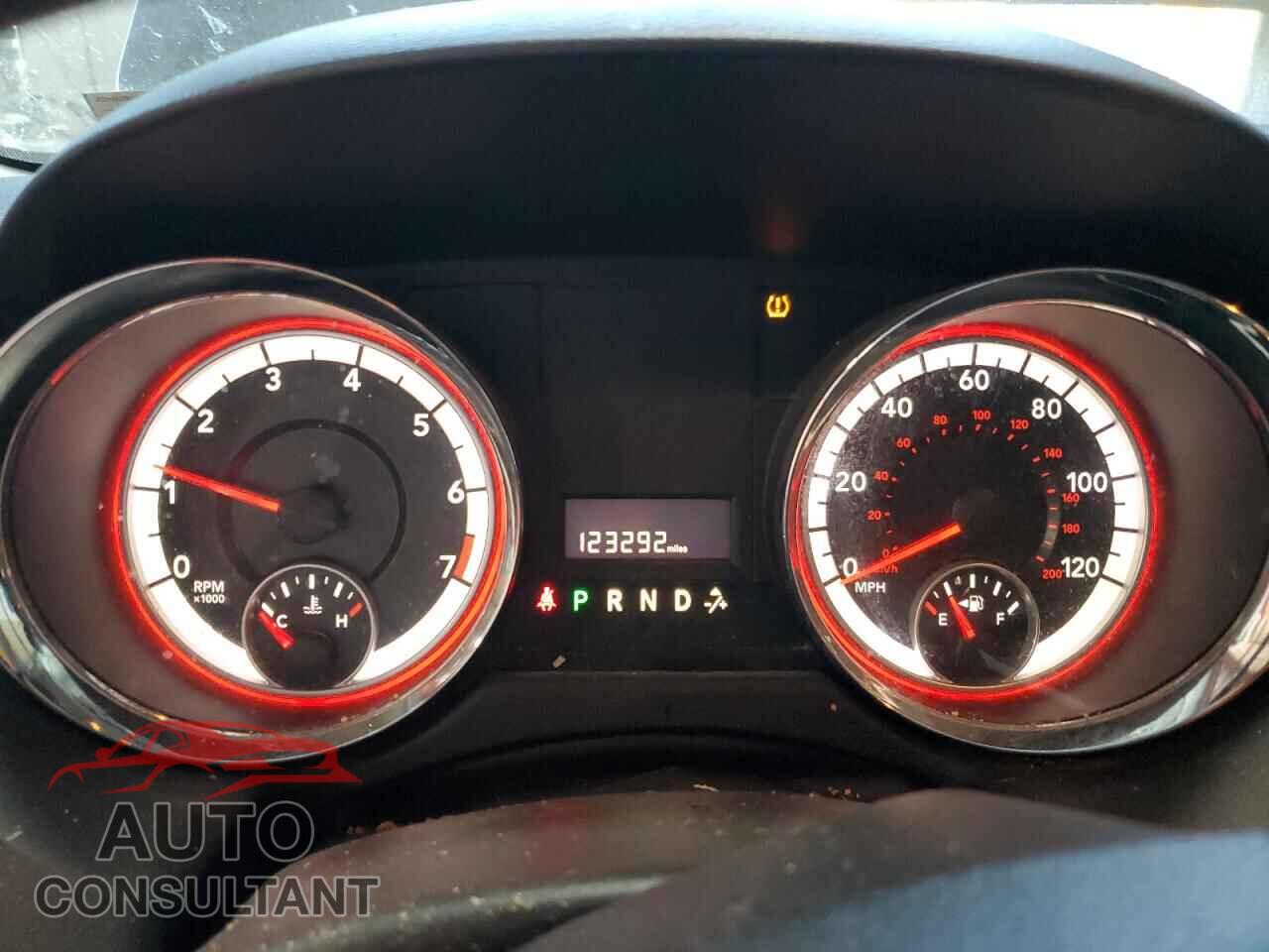 DODGE CARAVAN 2012 - 2C4RDGBG9CR396518