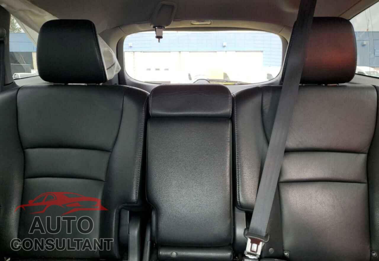 HONDA PILOT 2017 - 5FNYF6H99HB018291