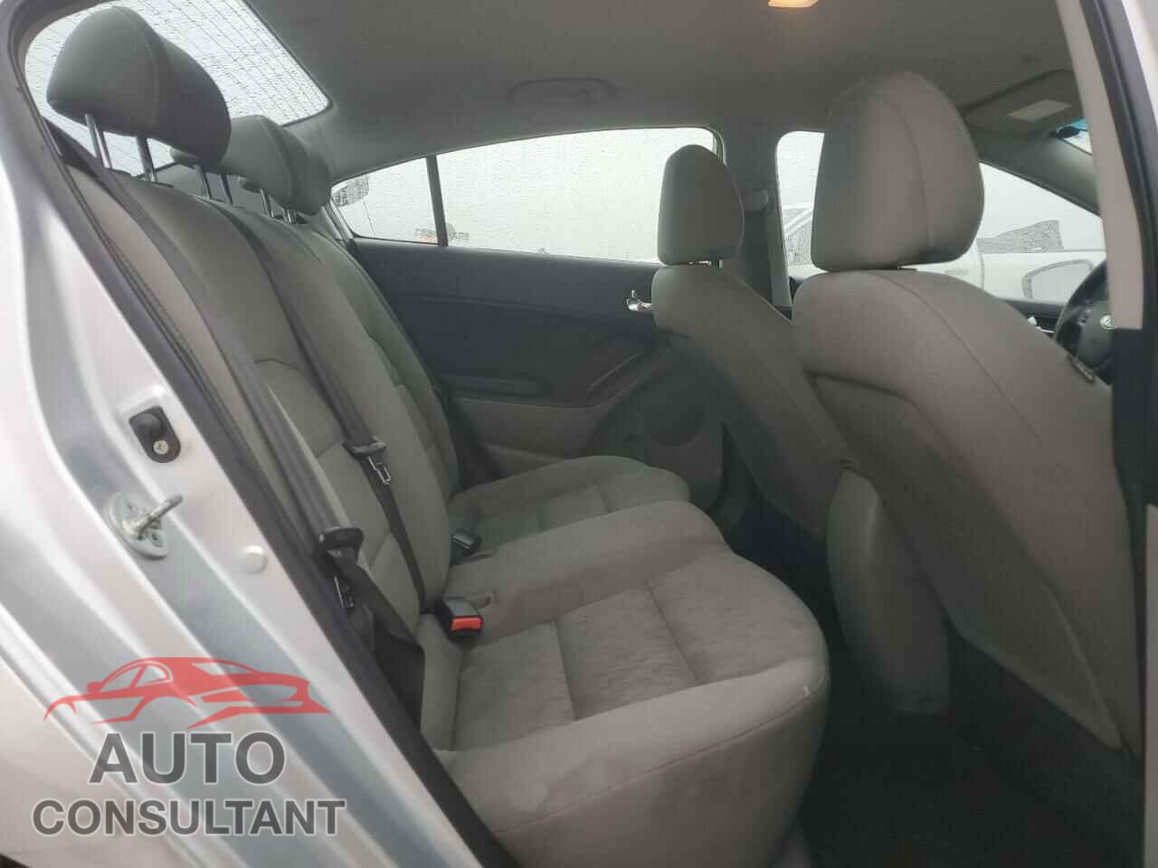 KIA FORTE 2015 - KNAFK4A67F5400984