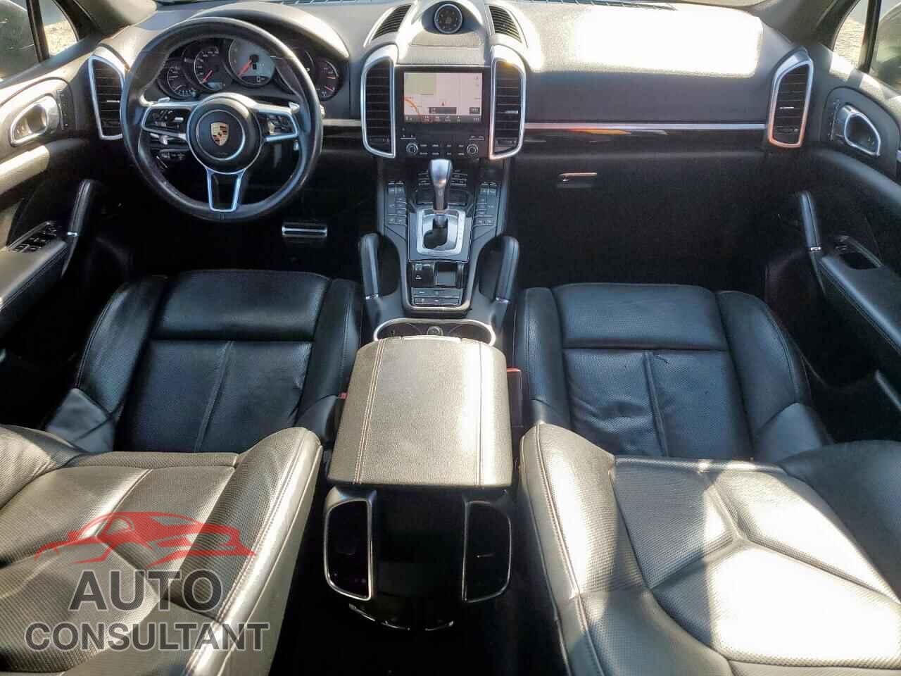 PORSCHE CAYENNE 2017 - WP1AB2A21HLA50148