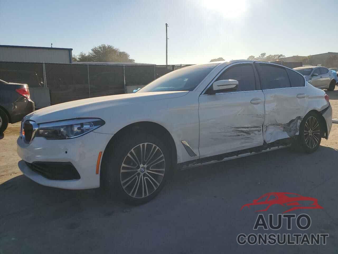 BMW 5 SERIES 2019 - WBAJA5C54KWA57842