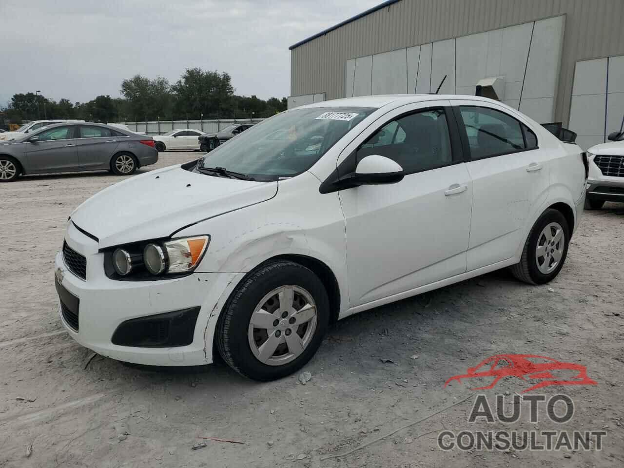 CHEVROLET SONIC 2015 - 1G1JA5SH9F4128023