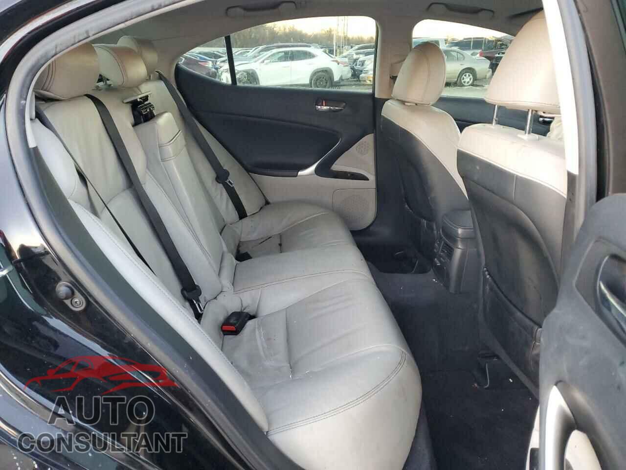 LEXUS IS 2011 - JTHBF5C24B5147721