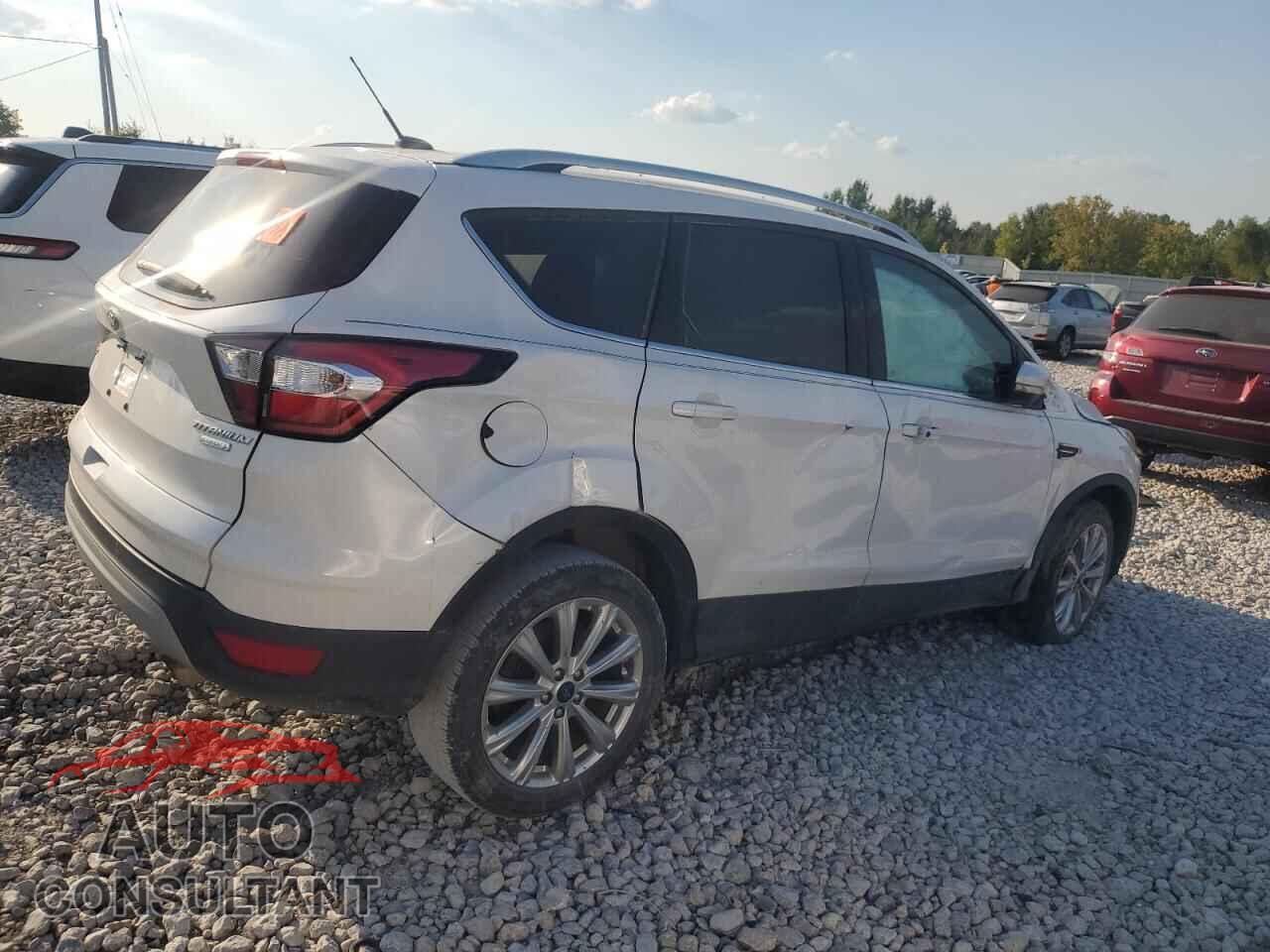 FORD ESCAPE 2017 - 1FMCU0JD4HUD74615