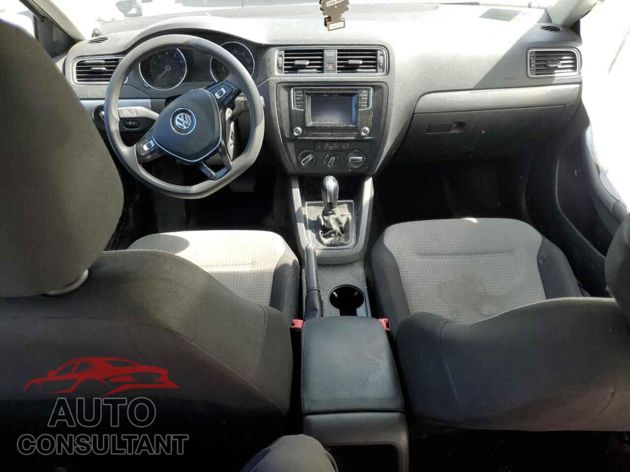 VOLKSWAGEN JETTA 2017 - 3VW2B7AJ1HM257743