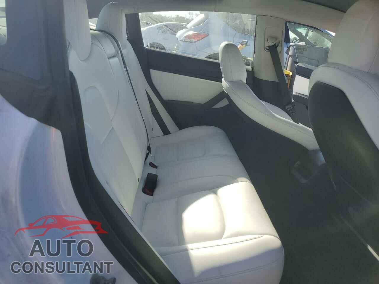 TESLA MODEL 3 2018 - 5YJ3E1EB2JF100070