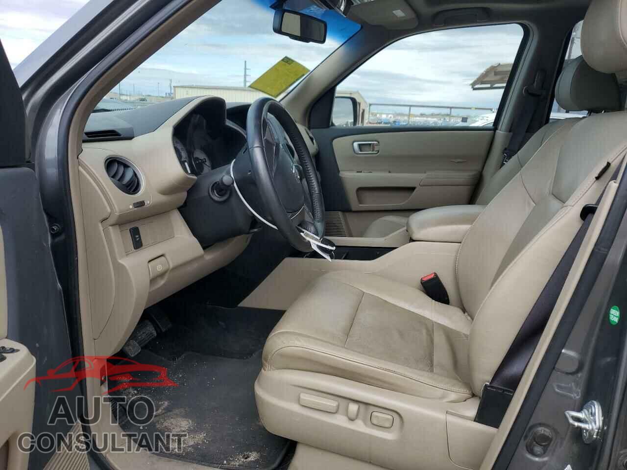 HONDA PILOT 2009 - 5FNYF485X9B008565